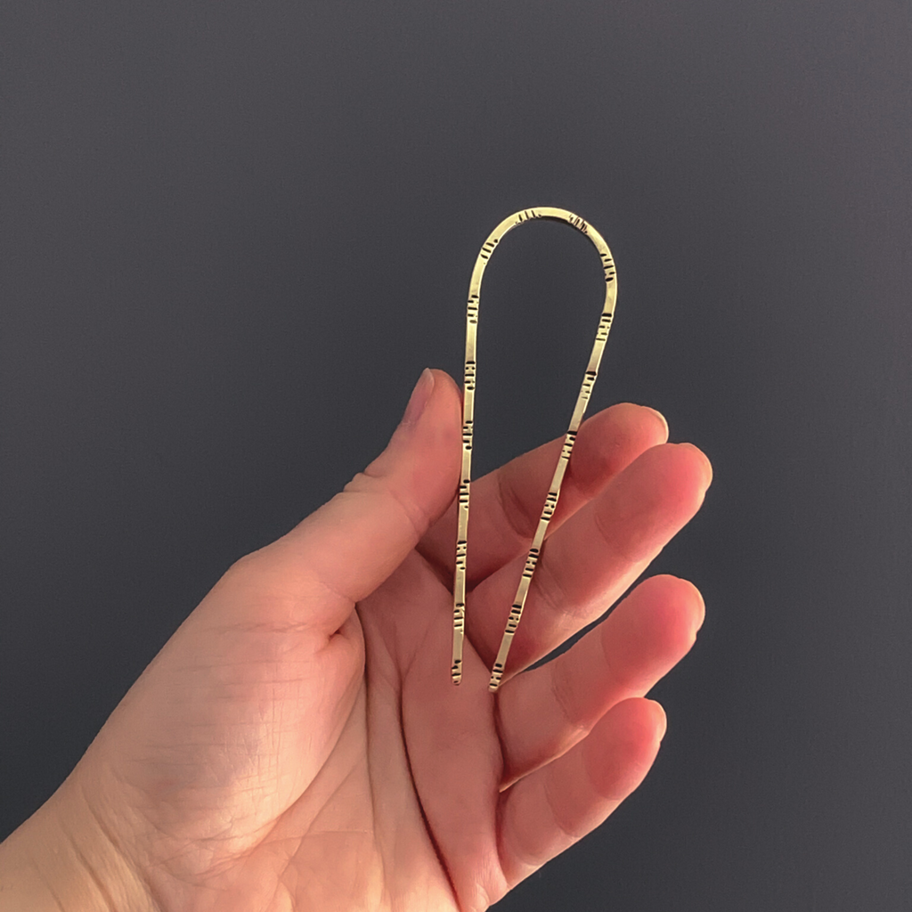 Small Lined Textured Hair Fork